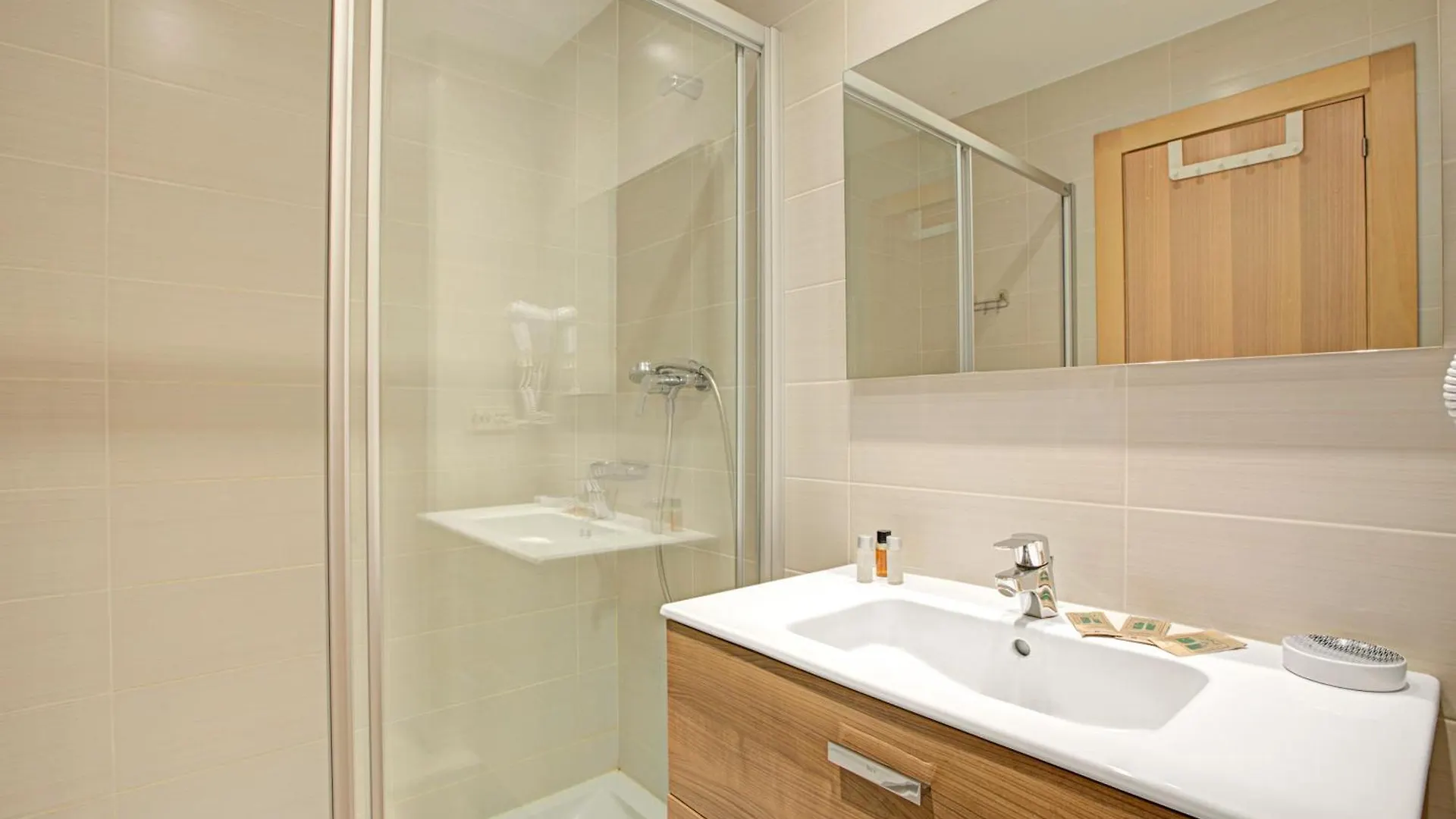 El Tarter Spacious Ski Apartment - Happy Rentals Andorra