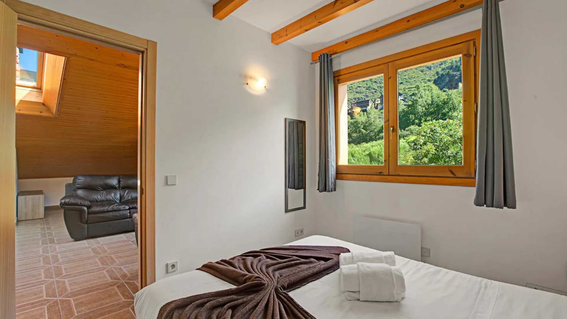 El Tarter Spacious Ski Apartment - Happy Rentals  El Tarter